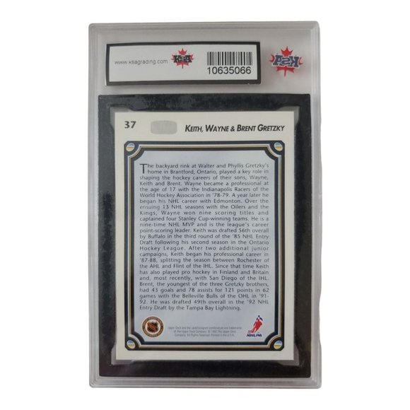 Graded Upper Deck #37 Gretzky bloodlines hockey card - Picture 2 of 2
